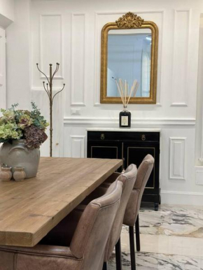 3 Bedroom Modern Luxury in Florence (New)